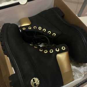 (Champs Sport Timberland ( size US 9 )